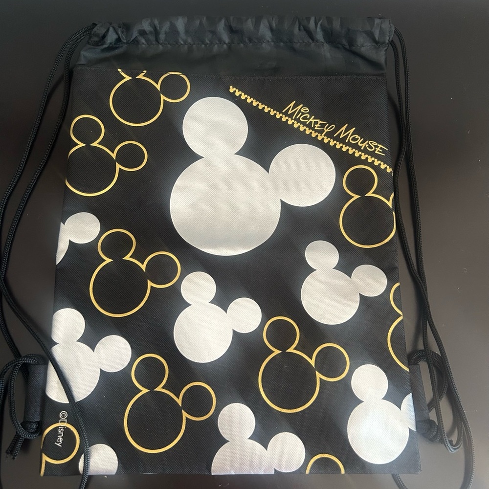 Nwot Mickey Mouse Drawstring Backpack Bag Tote Si… - image 1